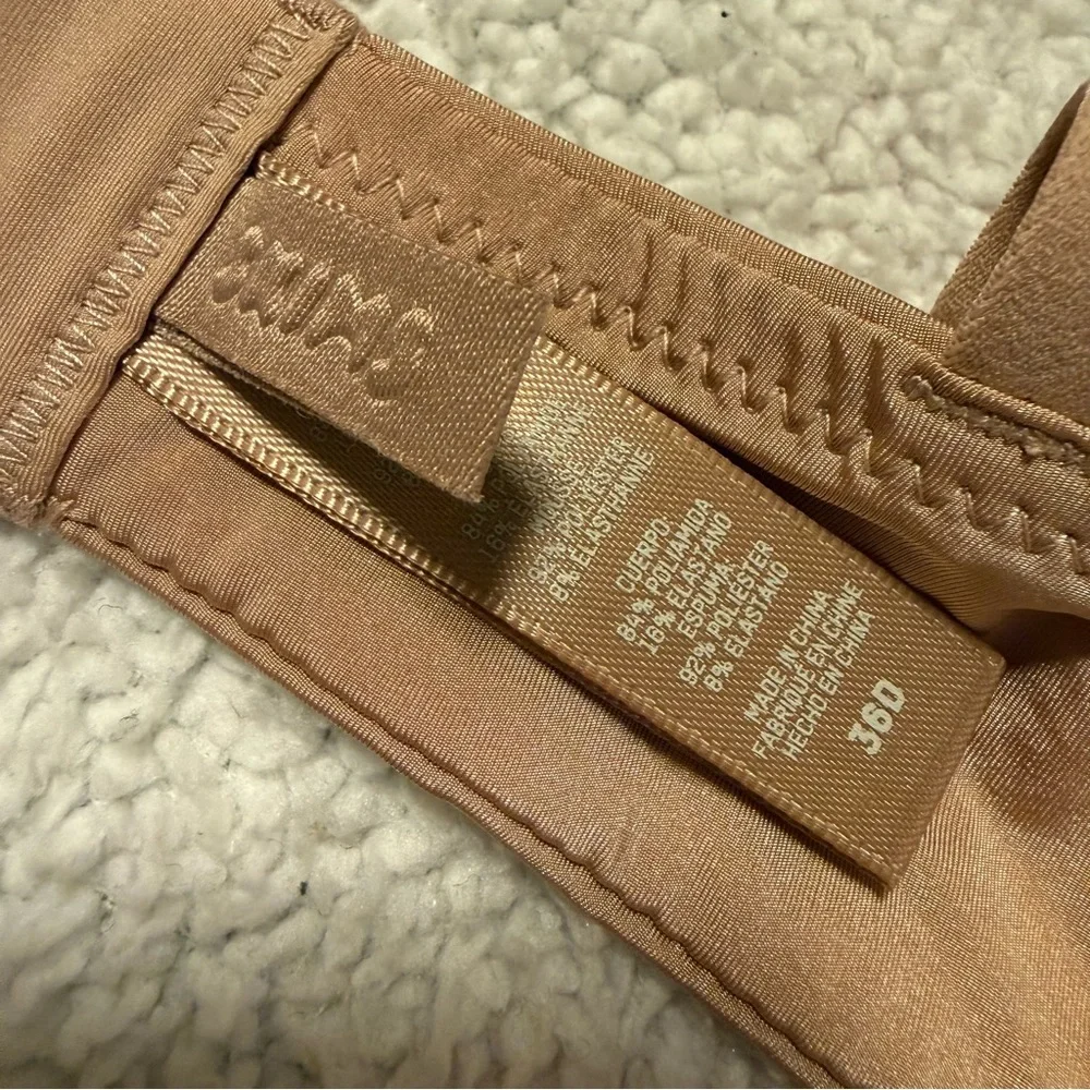 SKIMS Wireless Form Lightly Lined T-Shirt Bra Nude Tan Sienna 36D - Picture 7 of 8